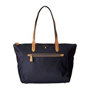 MICHAEL KORS NYLON KELSEY  ADMINAL TZ TOTE